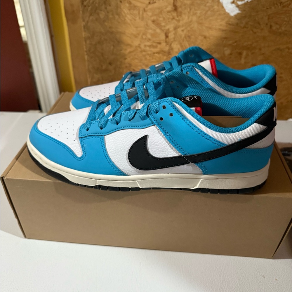 Nike Men's Dunks - Picture 2 of 6